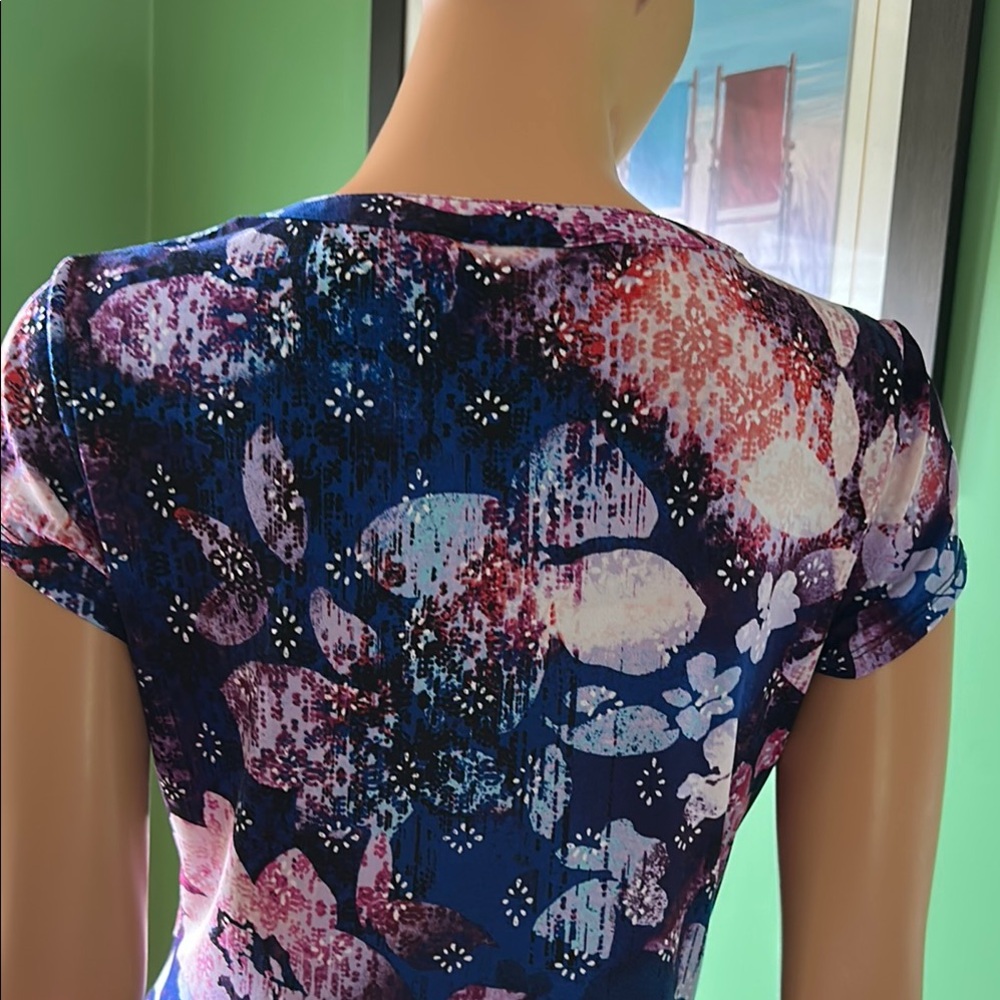 💜💜EUC Dana Buchman Fitted Blue and Purple Peplum Top💜💜 - Picture 5 of 9